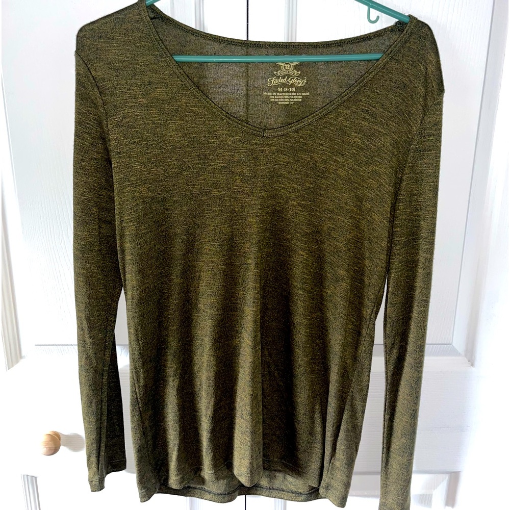 Faded Glory army green shirt size medium (8/10) used in great condition.
